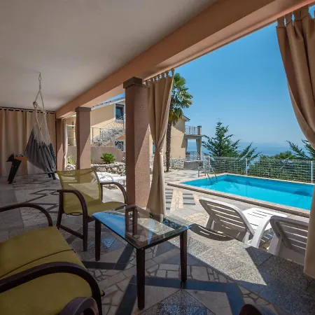 La Mer-3 By Interhome דירה לובראן