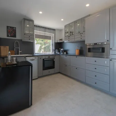 La Mer-3 By Interhome * לובראן