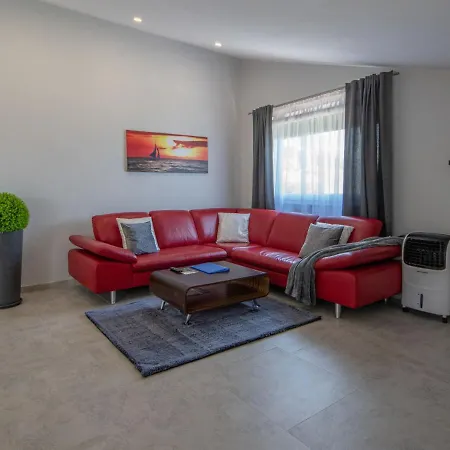 La Mer-3 By Interhome דירה לובראן